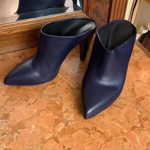 Vince. Sample Navy Leather high heel Booties 6